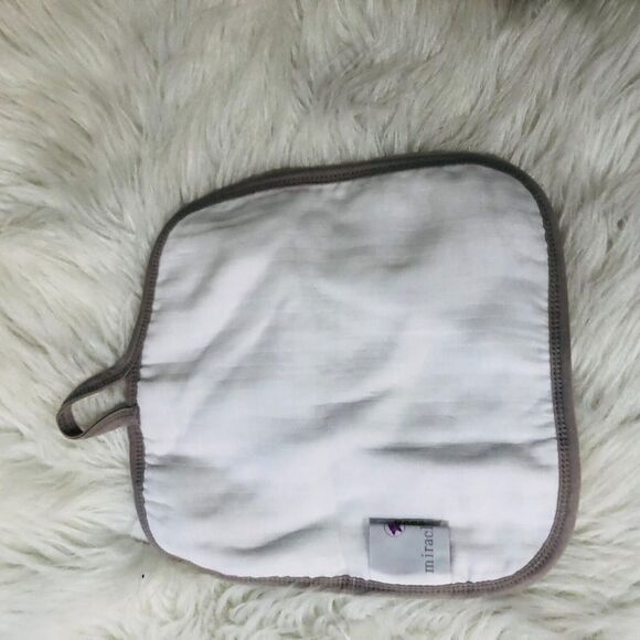 1 Nuby Baby Bandana Bibs with Teethers Infants Saliva Towels 3 Pack NEW - Picture 8 of 8